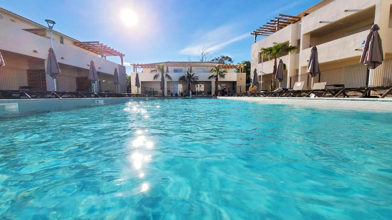 Marine De Bravone T2 Terrasse Front De Mer - Plage Pieds Dans L'Eau - Clim - Piscine - Wifi Linguizzetta Exteriör bild